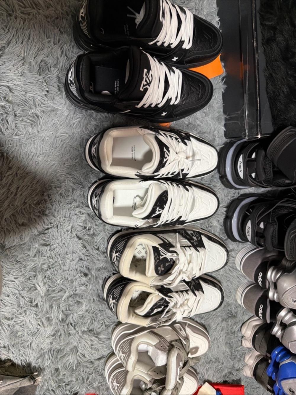 Louis Vuitton White and Black Monogram Low-Top Sneakers - Picture 6 of 7